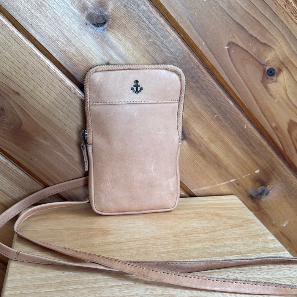New Harbour 2nd Crossbody Leather Phone Bag w/ Back Zip Pocket Credit Card Slots
